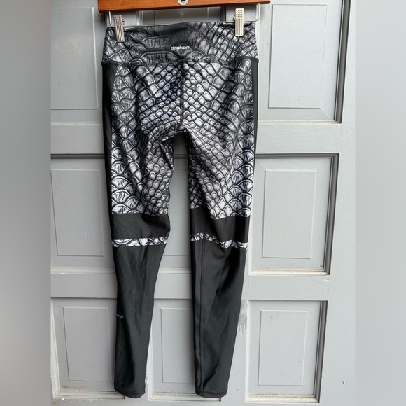 Drakon Cacoon workout high waisted grey/black leggings one size cool‎ Fit - Picture 6 of 9